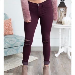 Nwt Distressed Skinny Jeans, soft & stretchy!